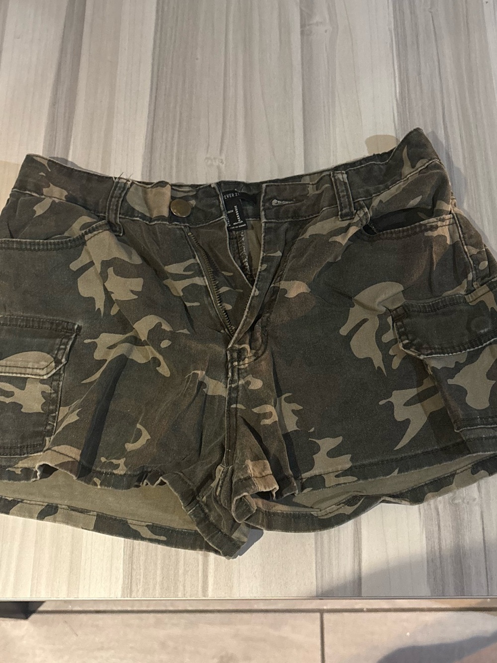 Forever21 Camo Shorts M